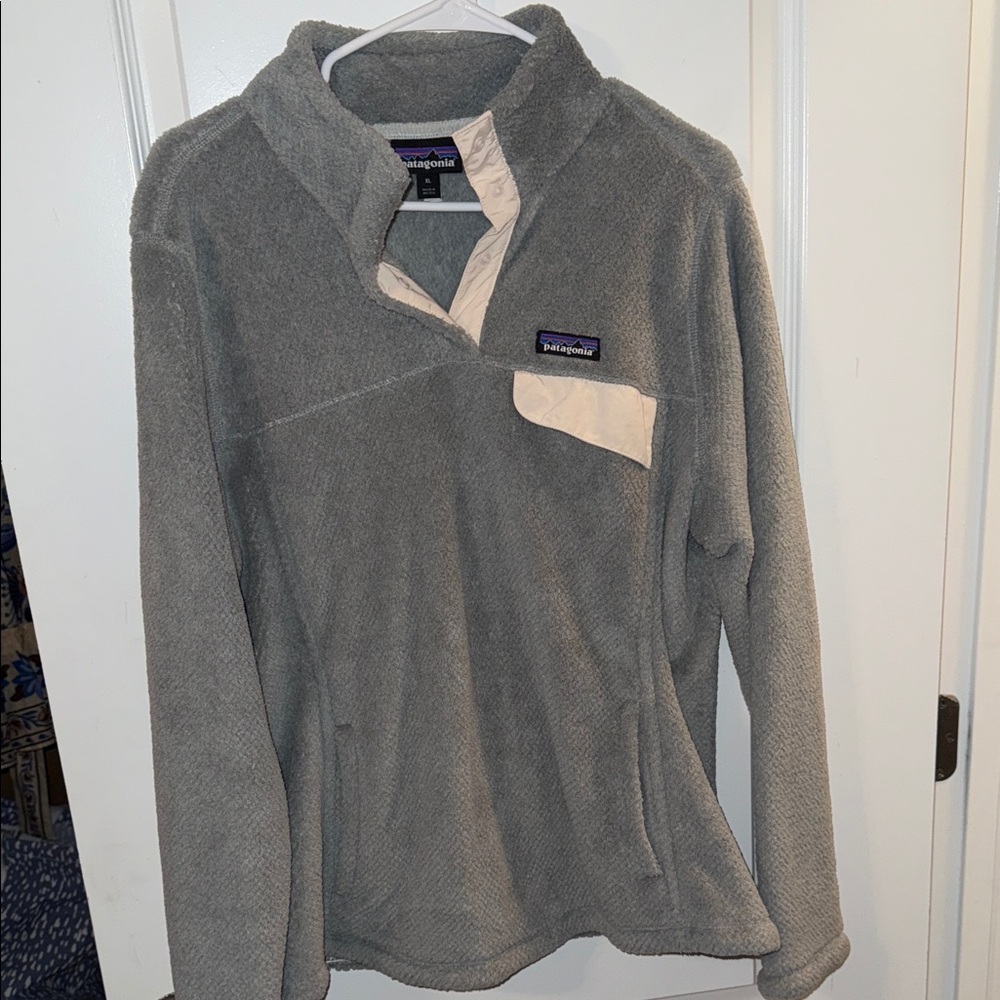 Patagonia Gray and Cream Fleece Jacket